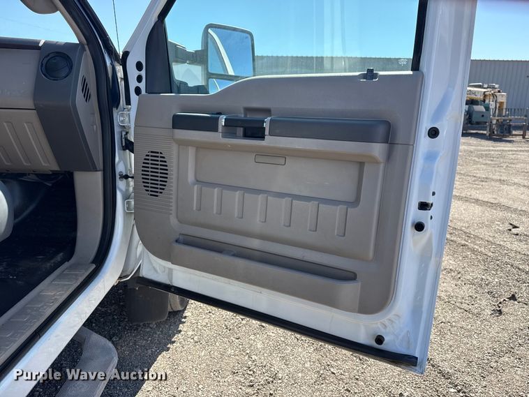 image for item EG2146 2010 Ford F550 Super Duty XL utility / service truck