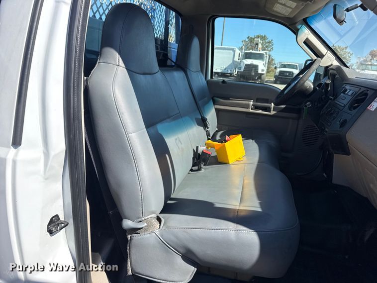 image for item EG2146 2010 Ford F550 Super Duty XL utility / service truck