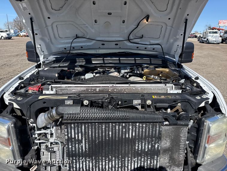 image for item EG2146 2010 Ford F550 Super Duty XL utility / service truck