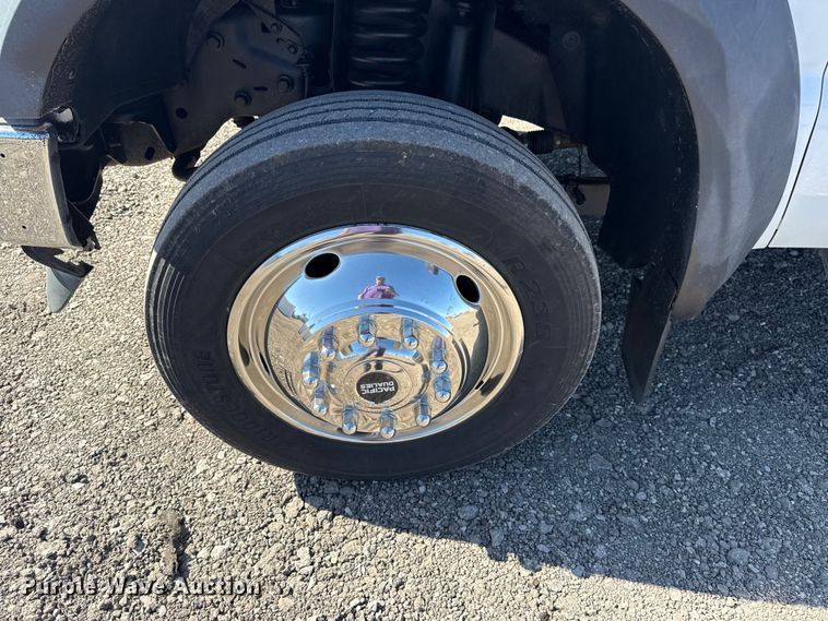 image for item EG2146 2010 Ford F550 Super Duty XL utility / service truck