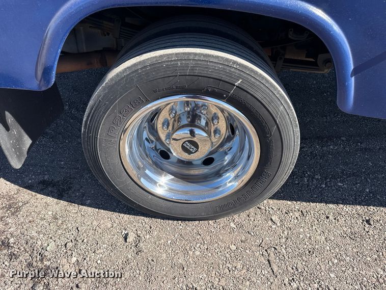 image for item EG2146 2010 Ford F550 Super Duty XL utility / service truck