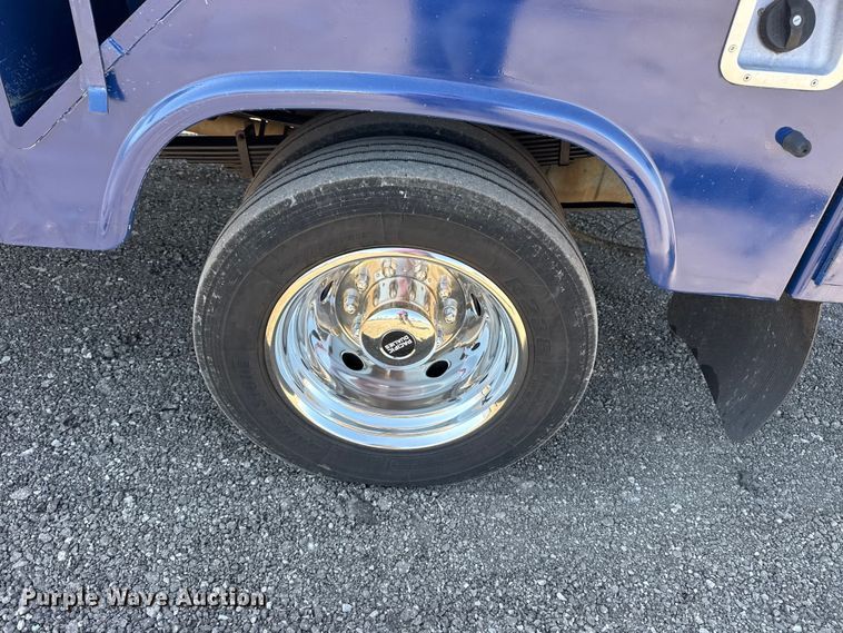 image for item EG2146 2010 Ford F550 Super Duty XL utility / service truck