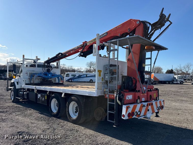 image for item EG2149 2010 International 7600 crane truck