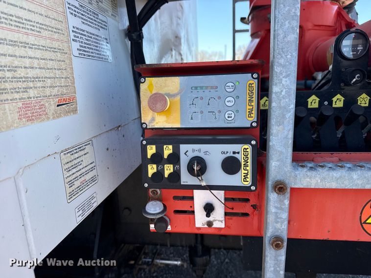 image for item EG2149 2010 International 7600 crane truck