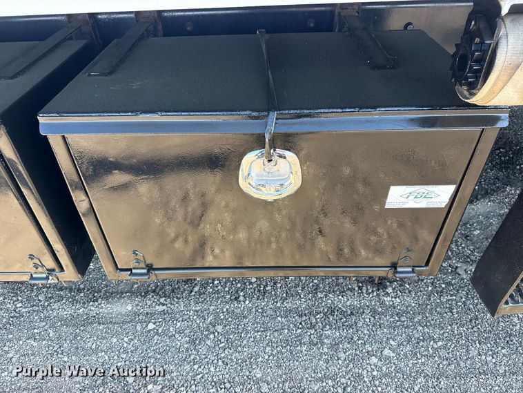 image for item EG2149 2010 International 7600 crane truck