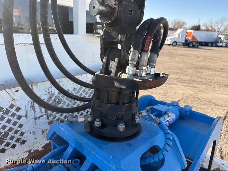 image for item EG2149 2010 International 7600 crane truck