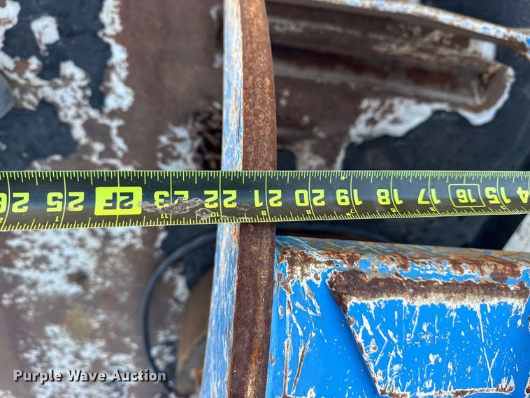 image for item EG2149 2010 International 7600 crane truck