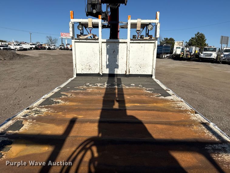 image for item EG2149 2010 International 7600 crane truck