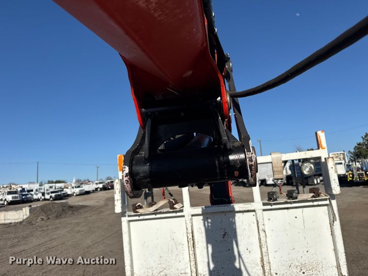 image for item EG2149 2010 International 7600 crane truck