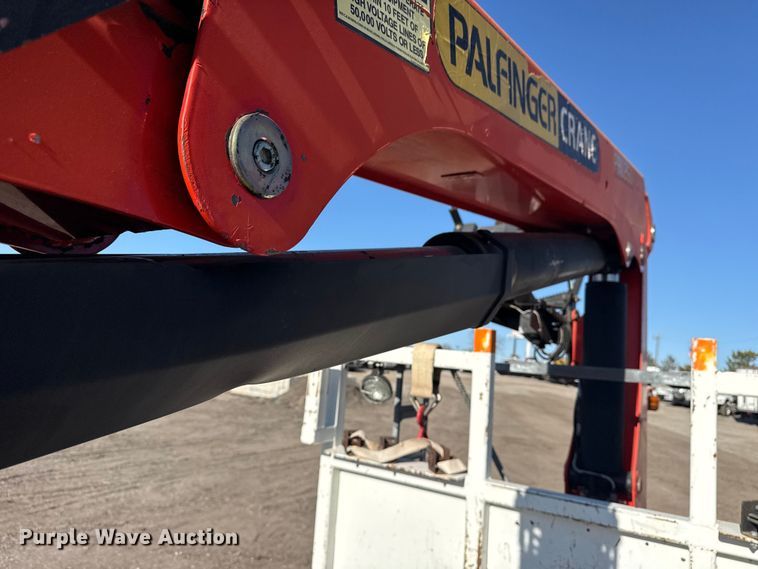 image for item EG2149 2010 International 7600 crane truck