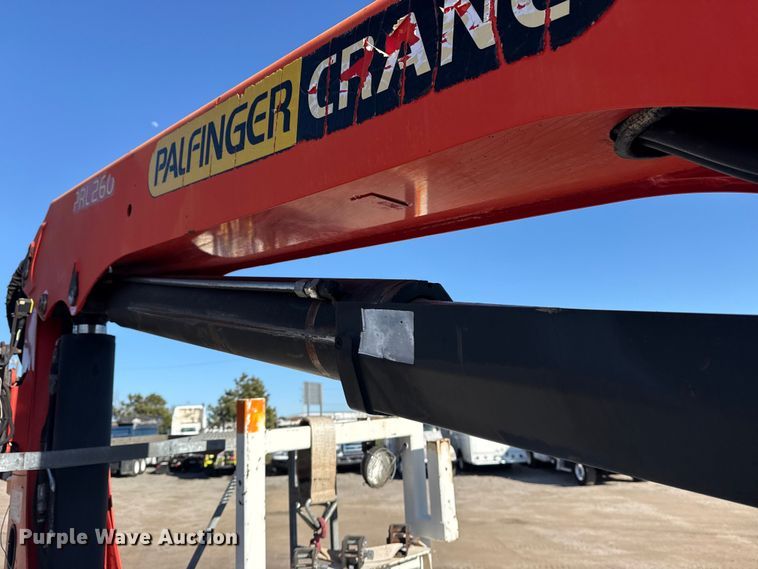 image for item EG2149 2010 International 7600 crane truck