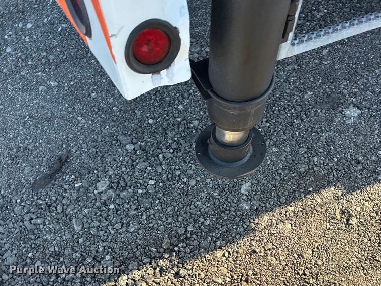 image for item EG2149 2010 International 7600 crane truck