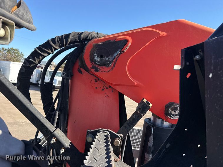 image for item EG2149 2010 International 7600 crane truck