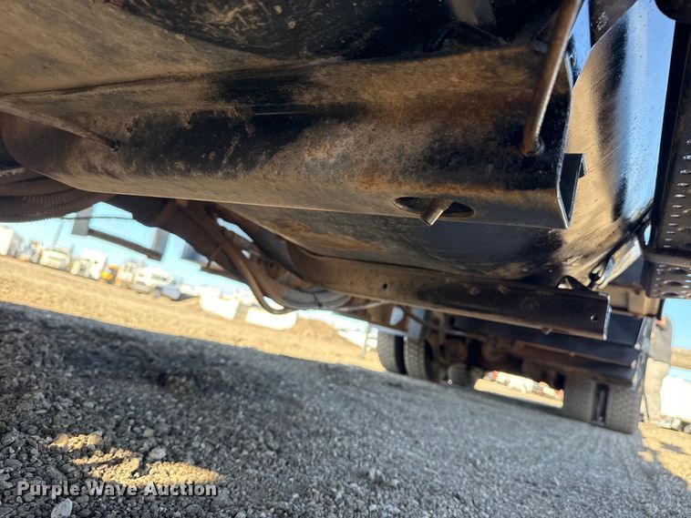 image for item EG2149 2010 International 7600 crane truck