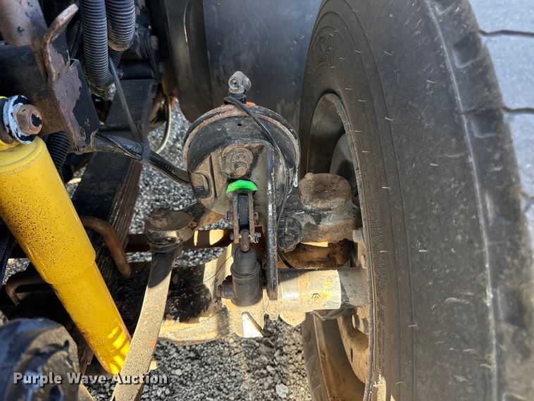 image for item EG2149 2010 International 7600 crane truck