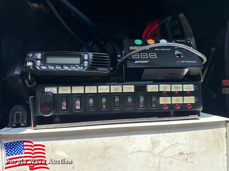 image for item EG2149 2010 International 7600 crane truck