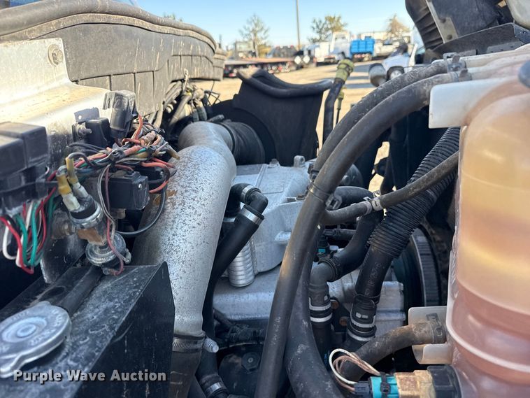 image for item EG2149 2010 International 7600 crane truck