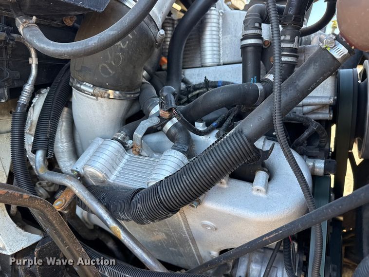 image for item EG2149 2010 International 7600 crane truck