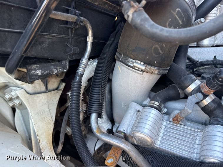 image for item EG2149 2010 International 7600 crane truck