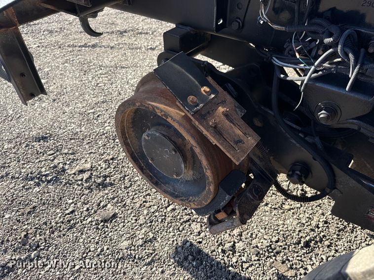 image for item EG2149 2010 International 7600 crane truck