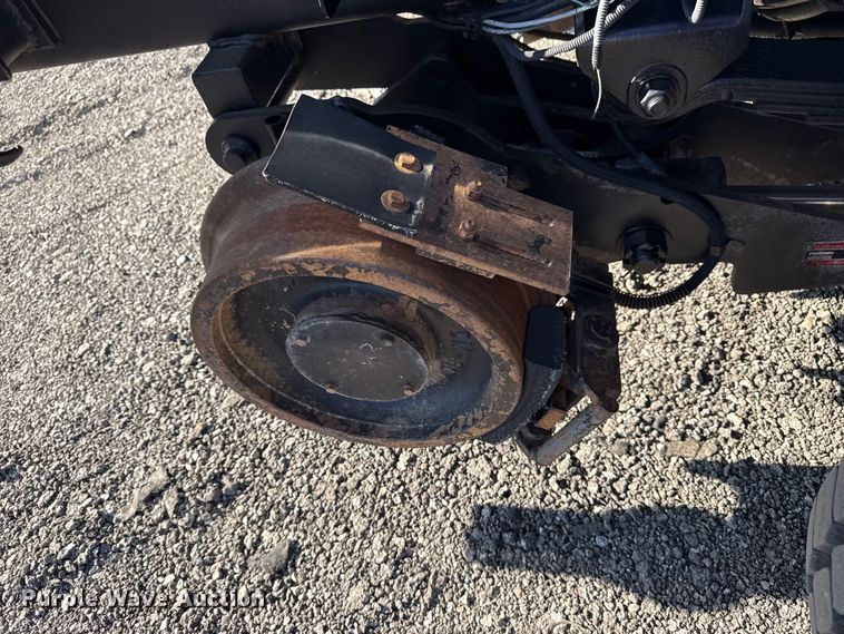 image for item EG2149 2010 International 7600 crane truck