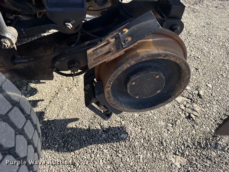 image for item EG2149 2010 International 7600 crane truck