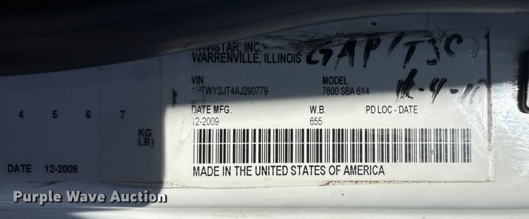 image for item EG2149 2010 International 7600 crane truck