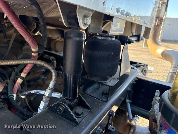 image for item EG2150 2014 Freightliner 114SD crane truck