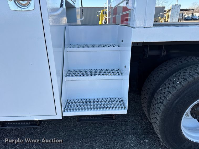 image for item EG2150 2014 Freightliner 114SD crane truck