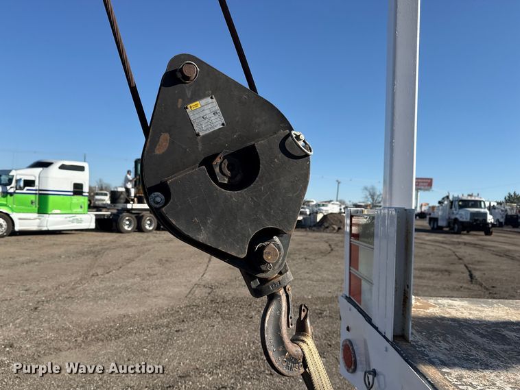 image for item EG2150 2014 Freightliner 114SD crane truck