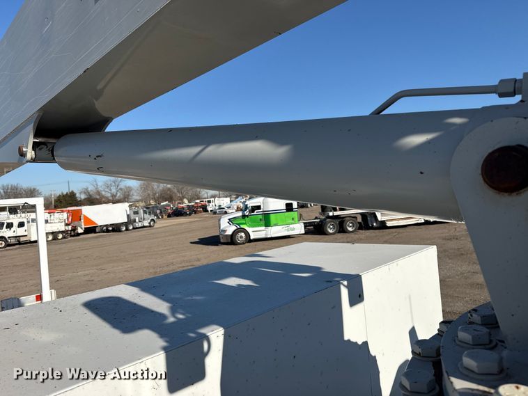 image for item EG2150 2014 Freightliner 114SD crane truck