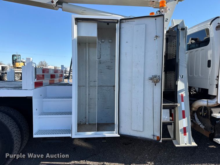 image for item EG2150 2014 Freightliner 114SD crane truck