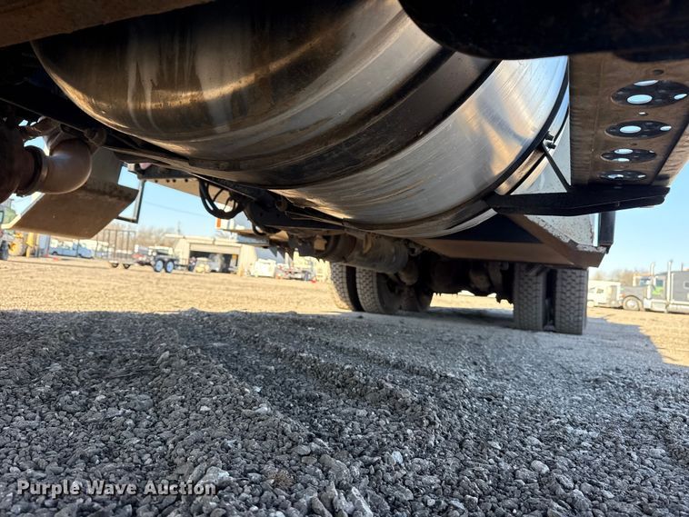 image for item EG2150 2014 Freightliner 114SD crane truck