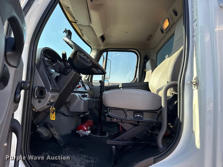 image for item EG2150 2014 Freightliner 114SD crane truck