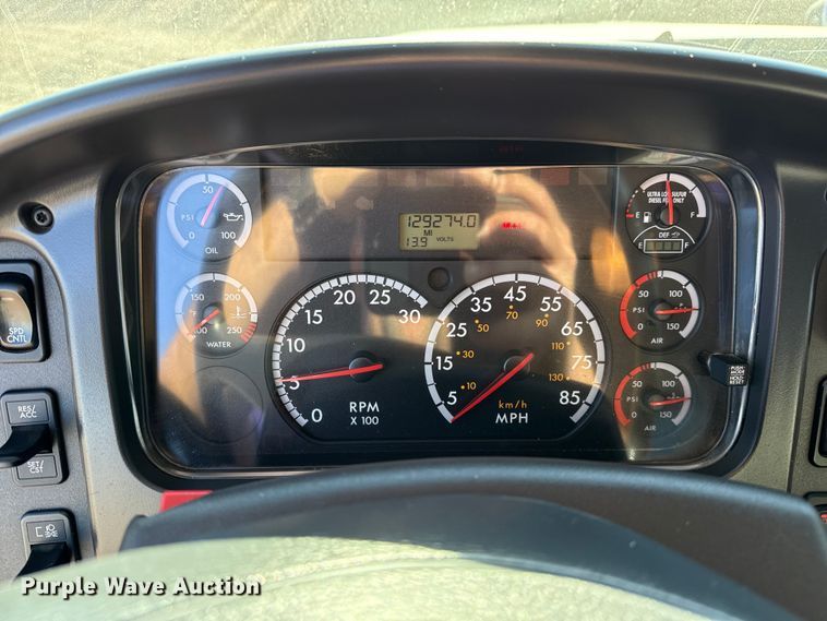 image for item EG2150 2014 Freightliner 114SD crane truck