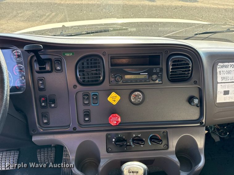 image for item EG2150 2014 Freightliner 114SD crane truck