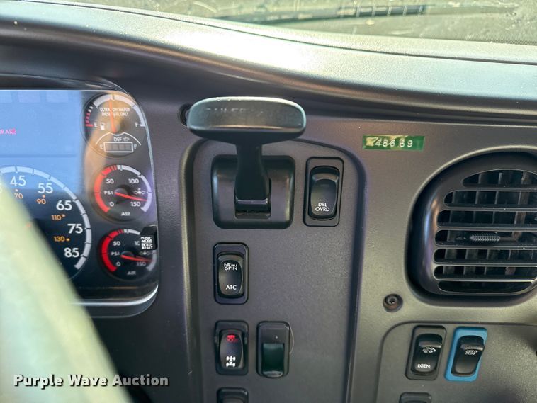 image for item EG2150 2014 Freightliner 114SD crane truck