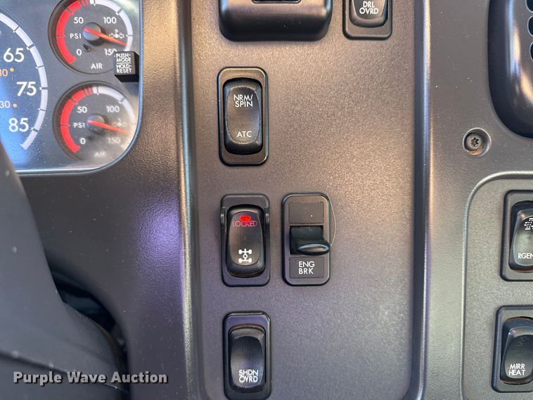 image for item EG2150 2014 Freightliner 114SD crane truck