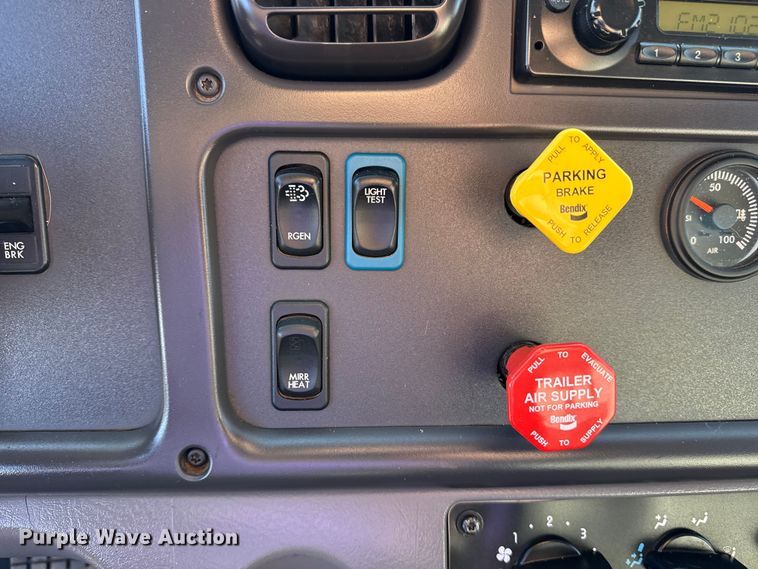 image for item EG2150 2014 Freightliner 114SD crane truck