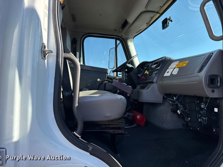 image for item EG2150 2014 Freightliner 114SD crane truck