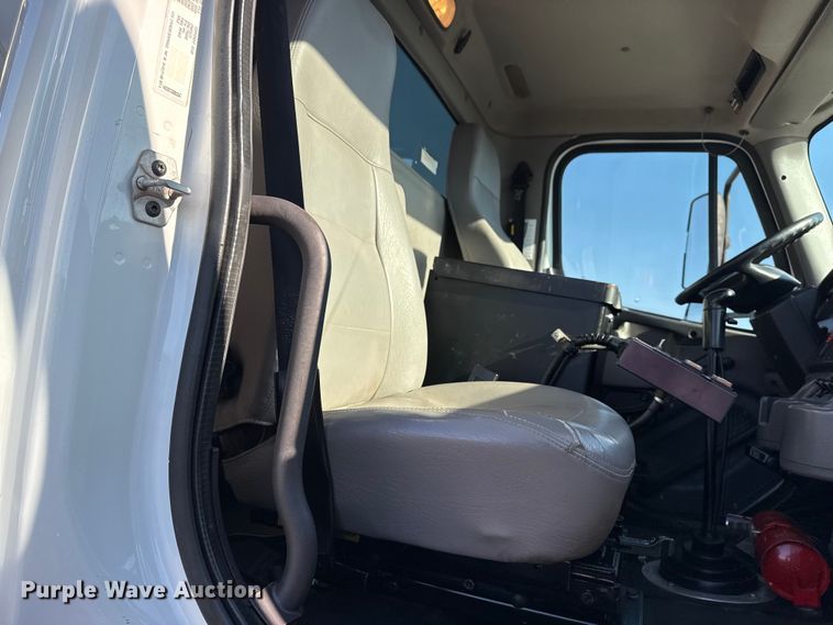 image for item EG2150 2014 Freightliner 114SD crane truck