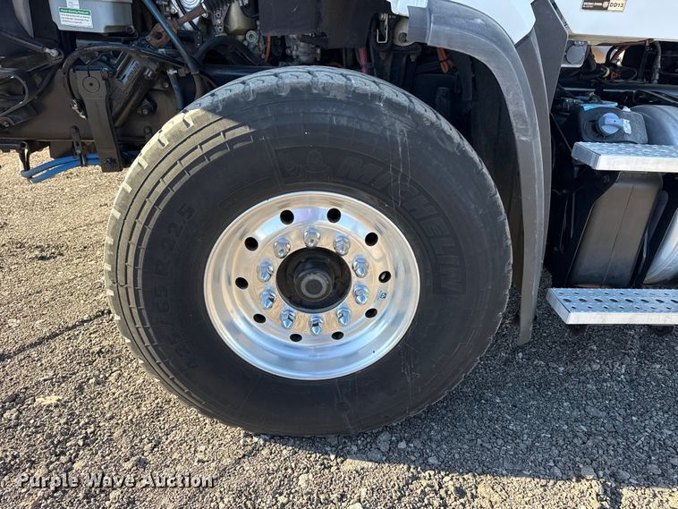 image for item EG2150 2014 Freightliner 114SD crane truck