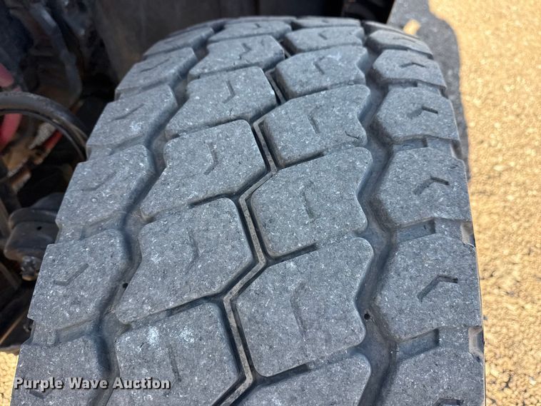 image for item EG2150 2014 Freightliner 114SD crane truck