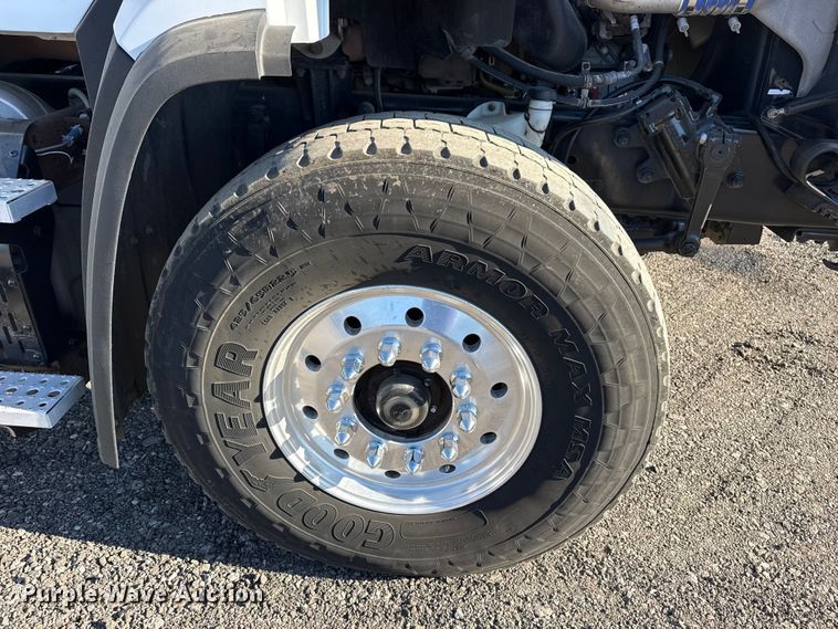 image for item EG2150 2014 Freightliner 114SD crane truck