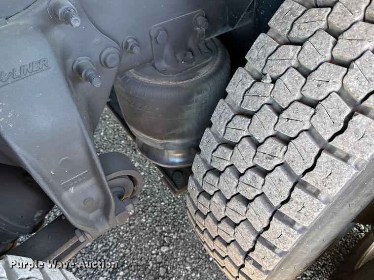 image for item EG2150 2014 Freightliner 114SD crane truck