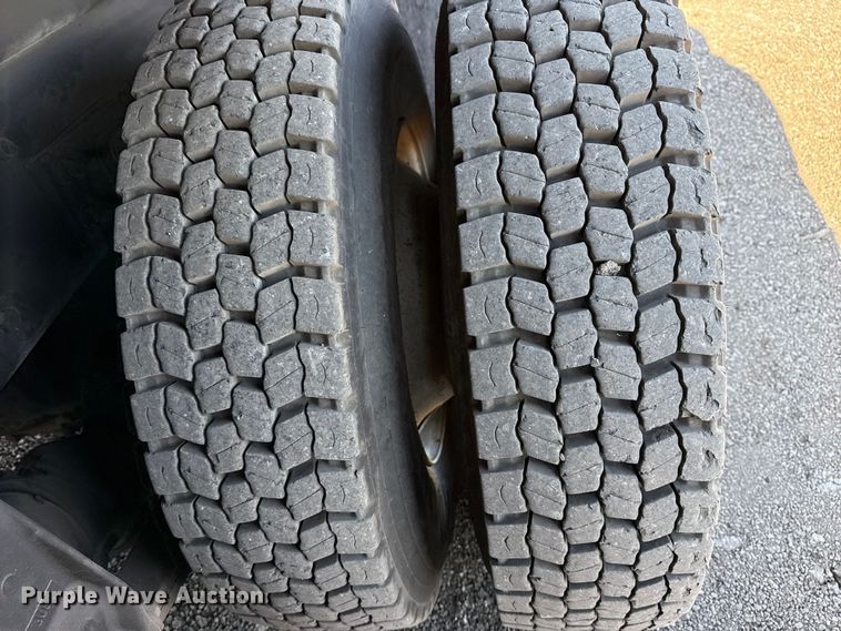 image for item EG2150 2014 Freightliner 114SD crane truck