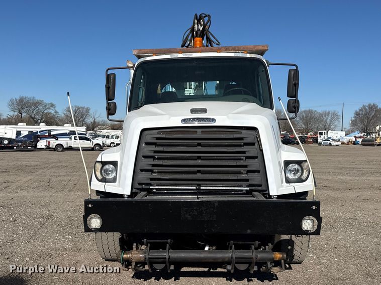 image for item EG2152 2016 Freightliner 114SD crane truck