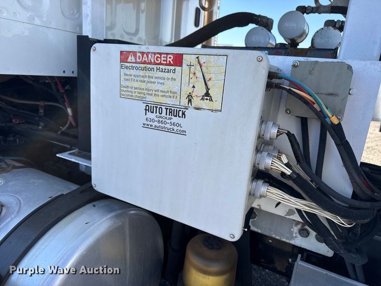 image for item EG2152 2016 Freightliner 114SD crane truck