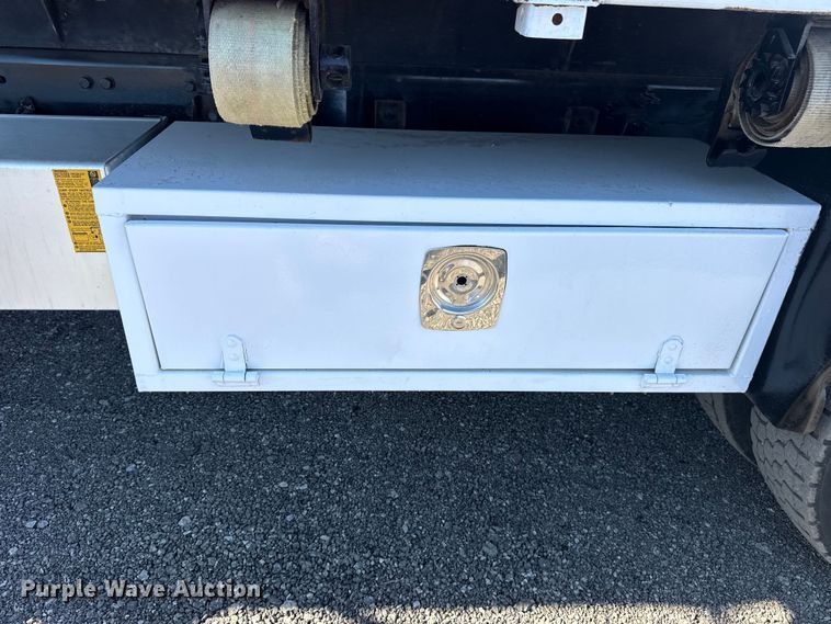 image for item EG2152 2016 Freightliner 114SD crane truck