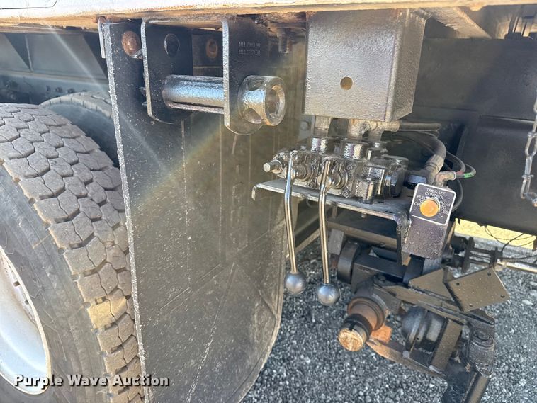 image for item EG2152 2016 Freightliner 114SD crane truck